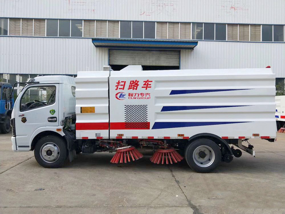 東風多利卡D7掃路車