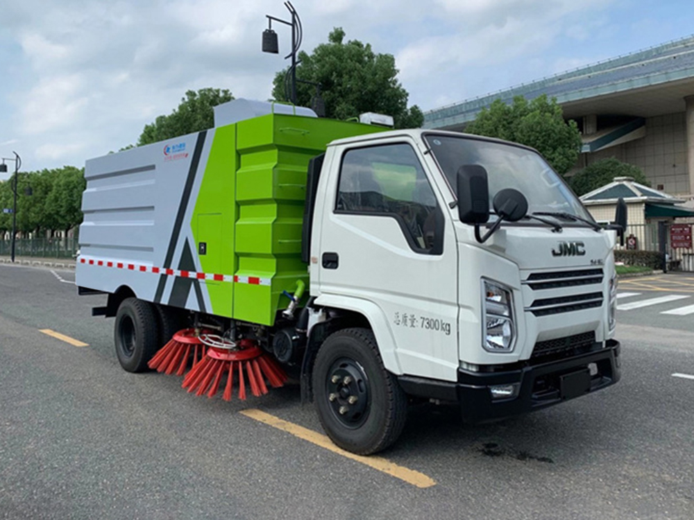 江鈴凱銳掃路車