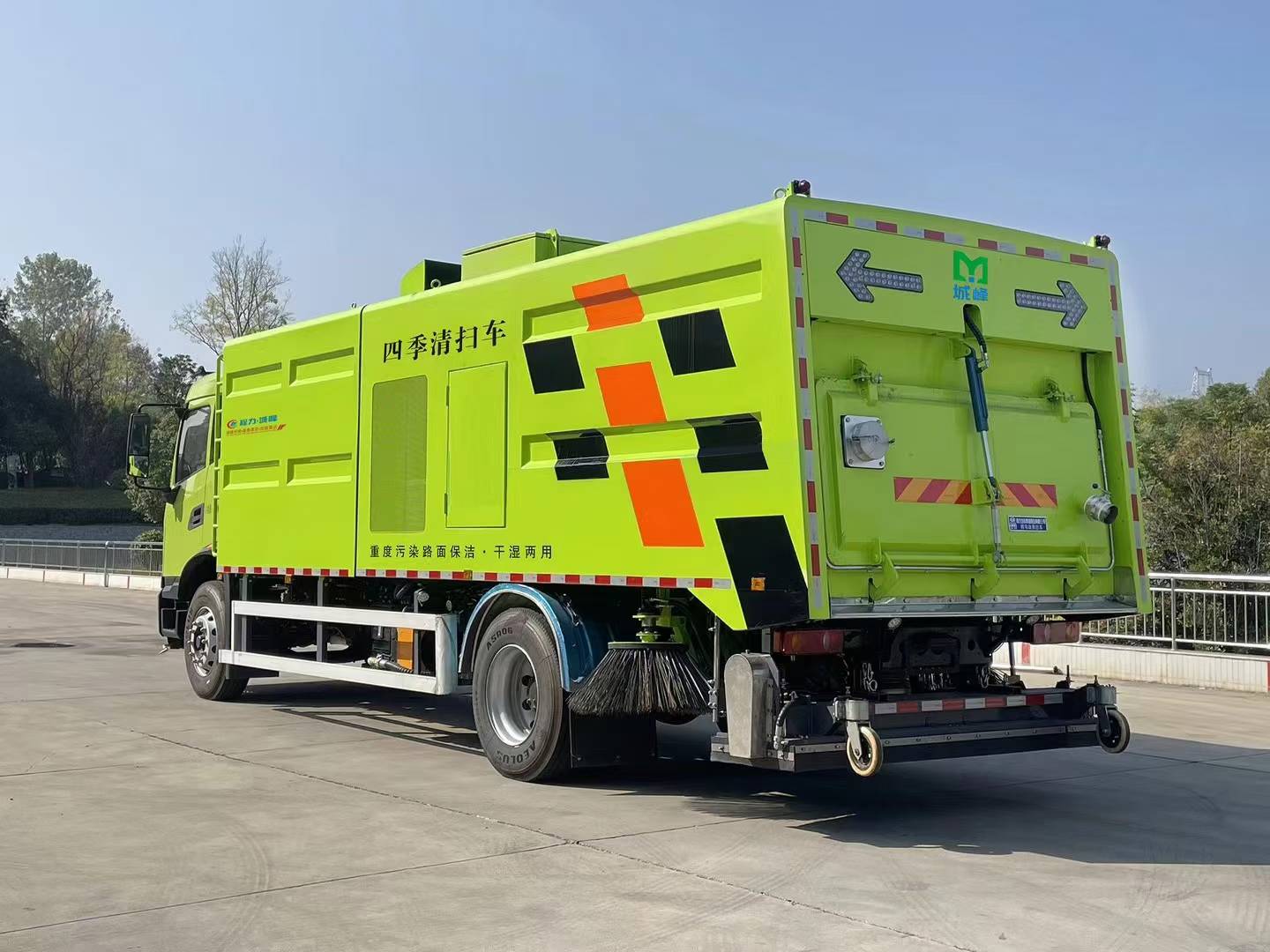 東風天錦18T純電動重污染四季清掃車