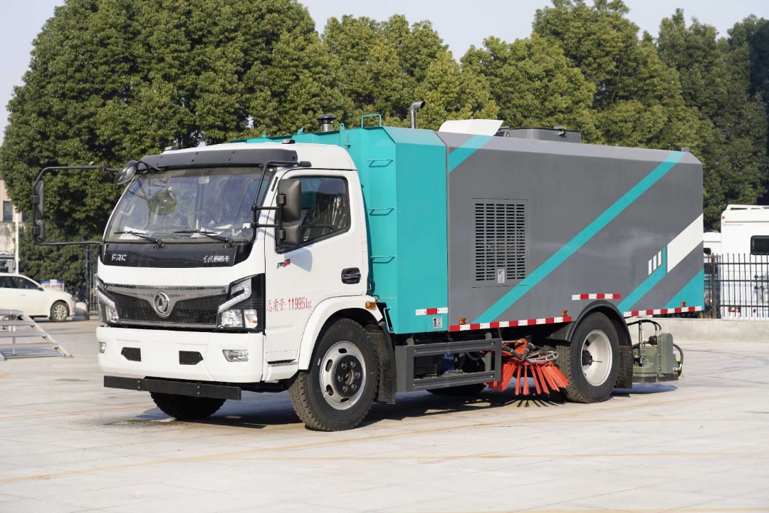 東風(fēng)多利卡干濕兩用吸塵車