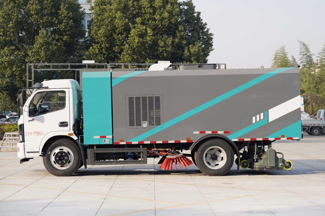 東風(fēng)多利卡干濕兩用吸塵車