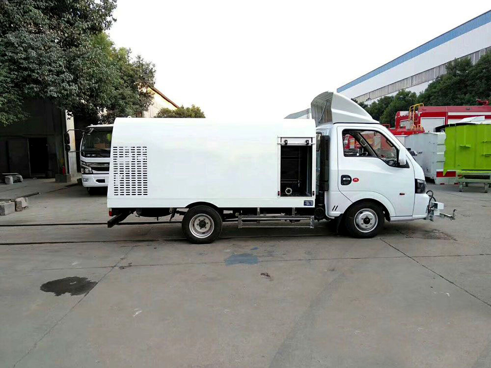 東風途逸路面清洗車